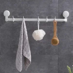 La Barra colgadera con chupas multisuperficie Rejiplas, es una solución práctica y funcional para organizar y colgar diferentes elementos sin necesidad de perforar la pared. Su diseño permite aprovechar espacios verticales en diferentes áreas del hogar.